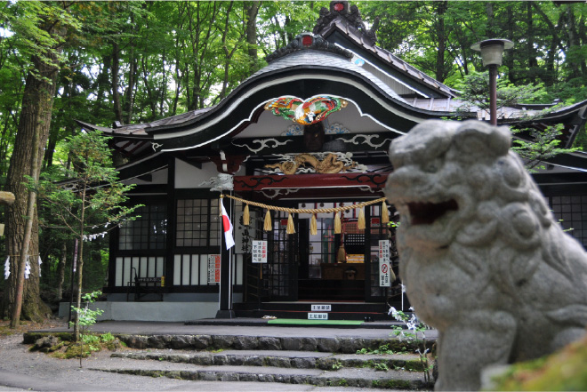 新屋山神社